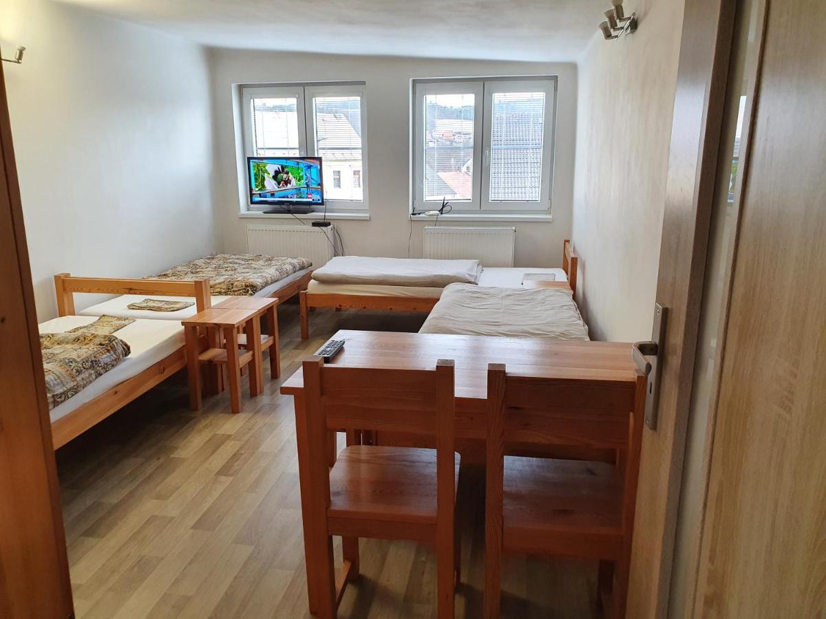Apartman Plasy ภายนอก รูปภาพ