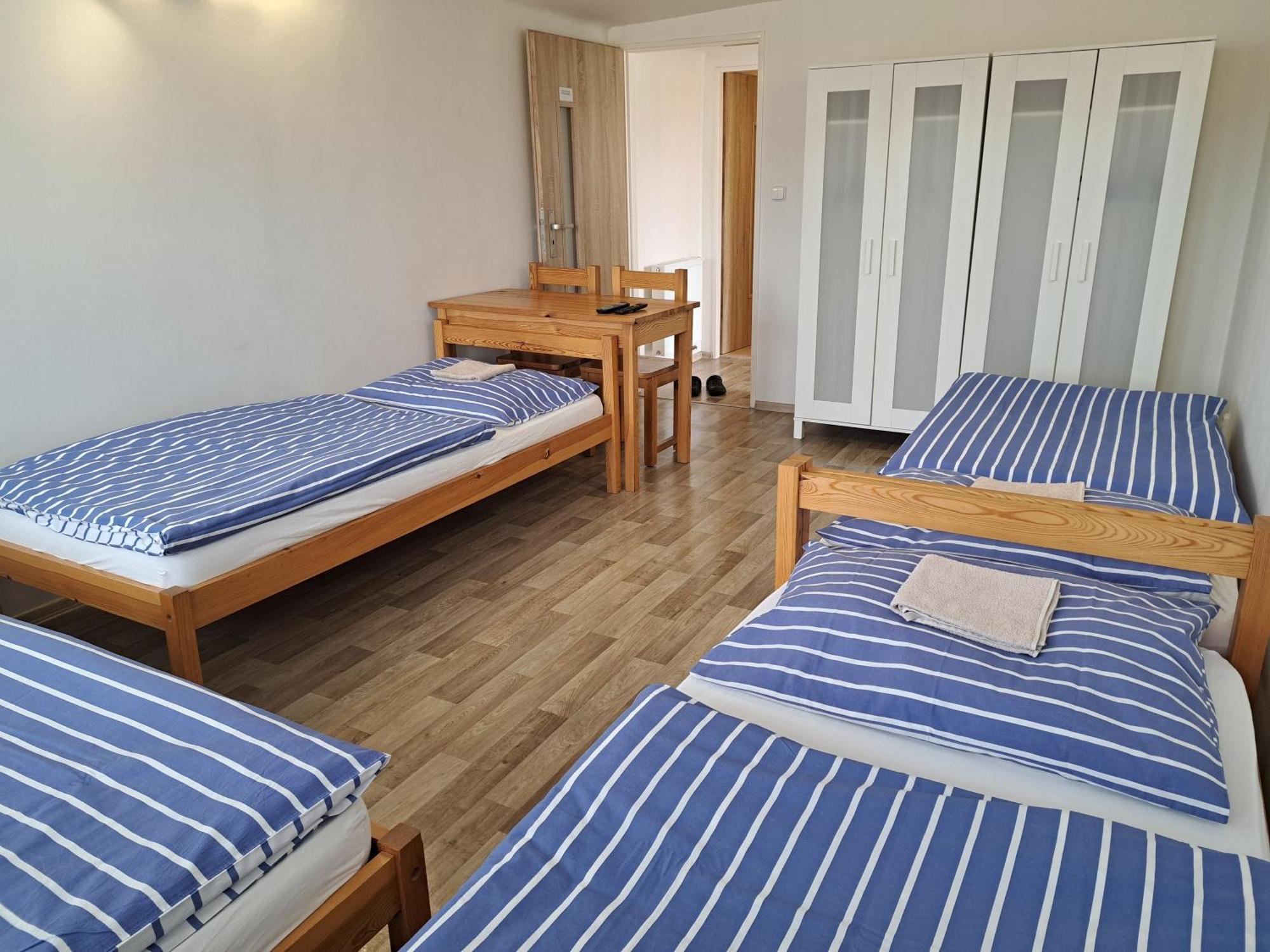 Apartman Plasy ภายนอก รูปภาพ
